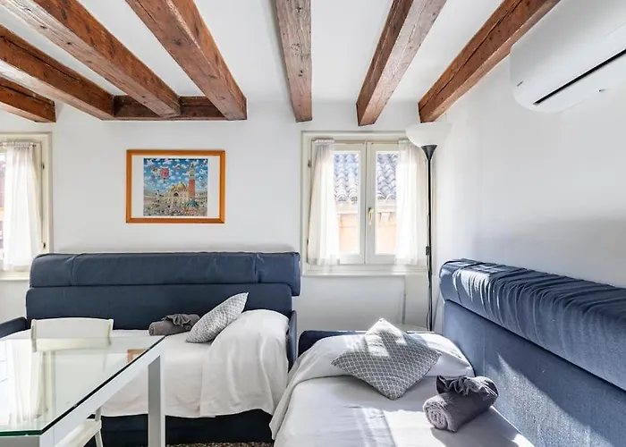 Maison Del Calice-iHOMES